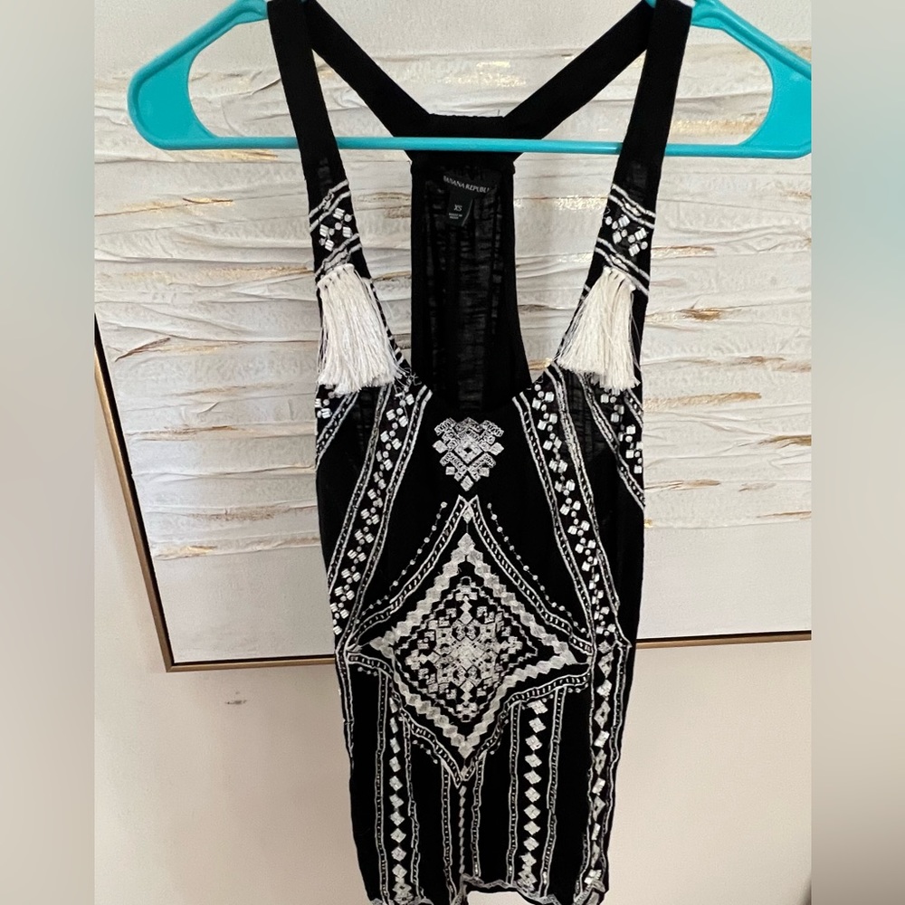 Size XS Banana Republic blank with beading tank top